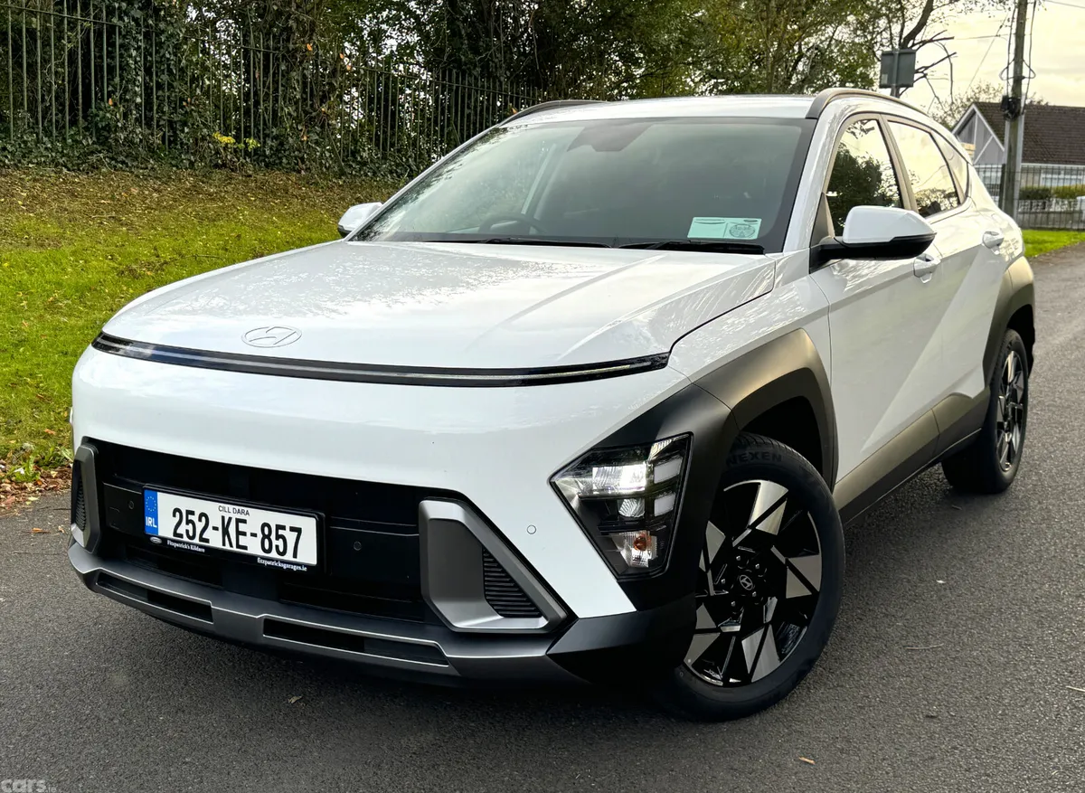 Hyundai KONA MPV, Petrol Hybrid, 2025, White