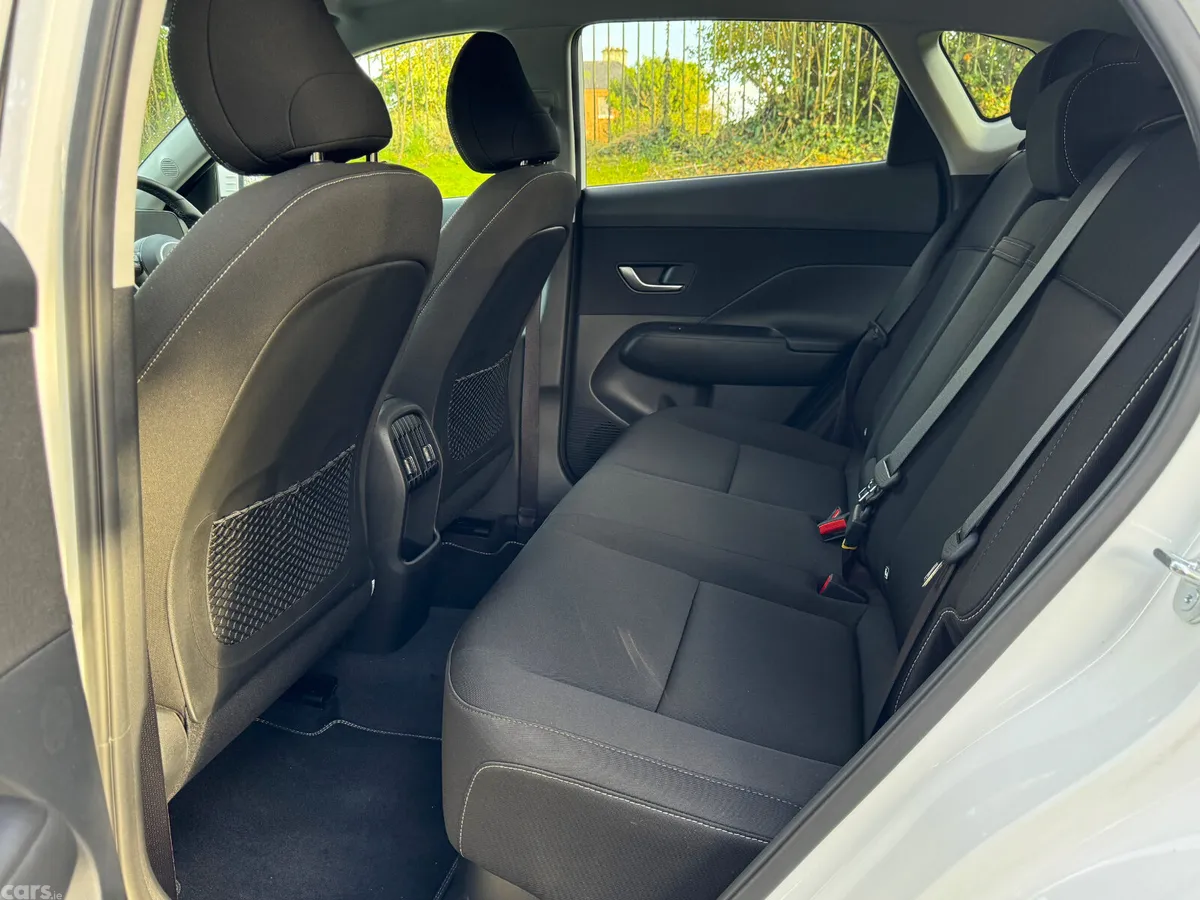Hyundai KONA MPV, Petrol Hybrid, 2025, White