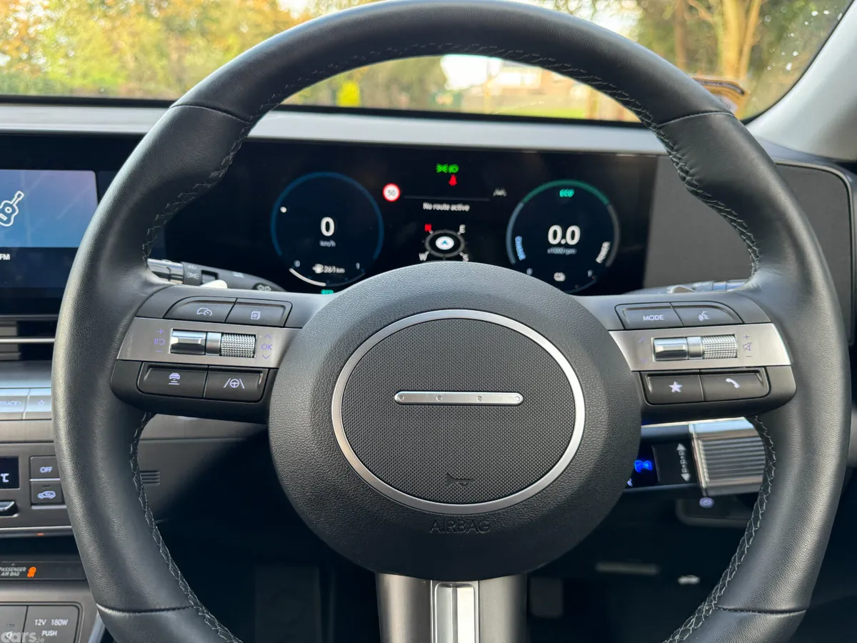Hyundai KONA MPV, Petrol Hybrid, 2025, White