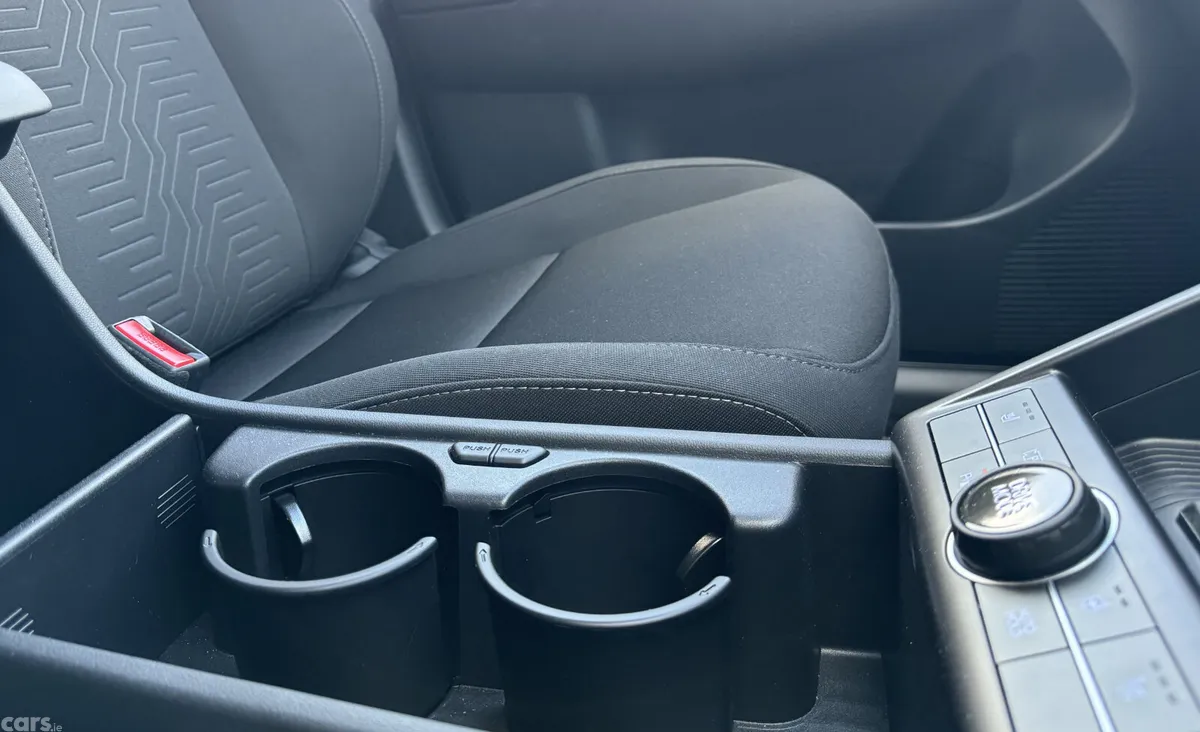 Hyundai KONA MPV, Petrol Hybrid, 2025, White