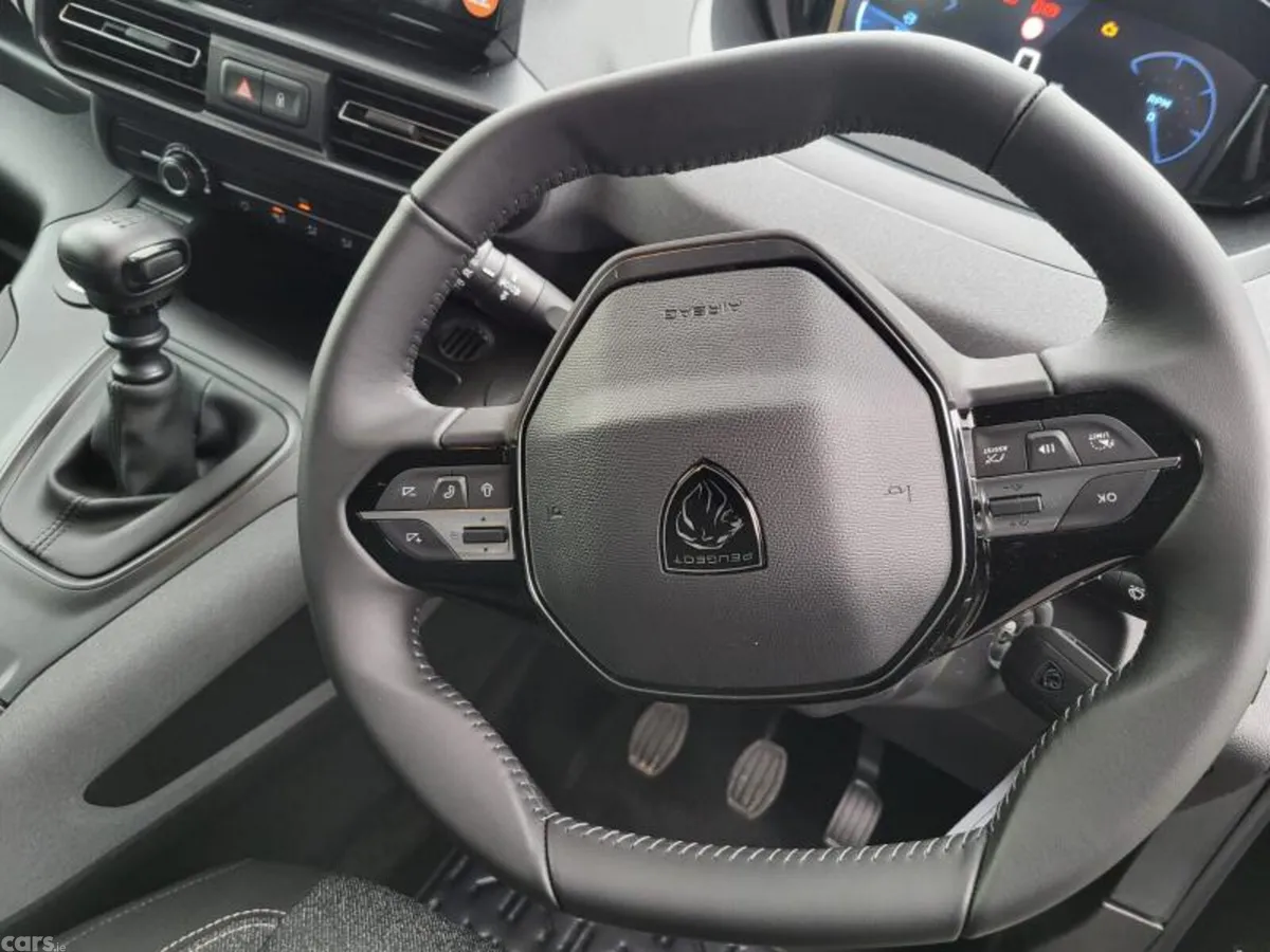 Peugeot Rifter MPV, Diesel, 2026, Black