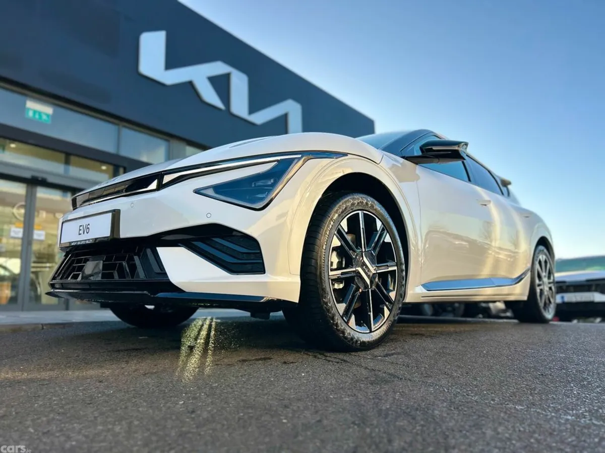 Kia EV6 SUV, Electric, 2027, White