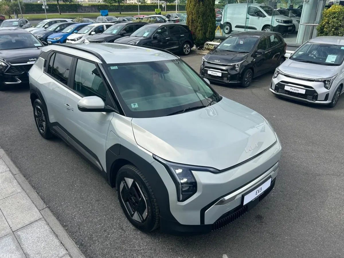 Kia EV3 SUV, Electric, 2027, Silver