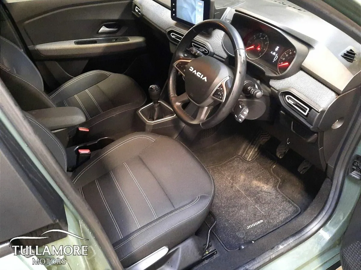 Dacia Jogger MPV, Petrol, 2023, Grey