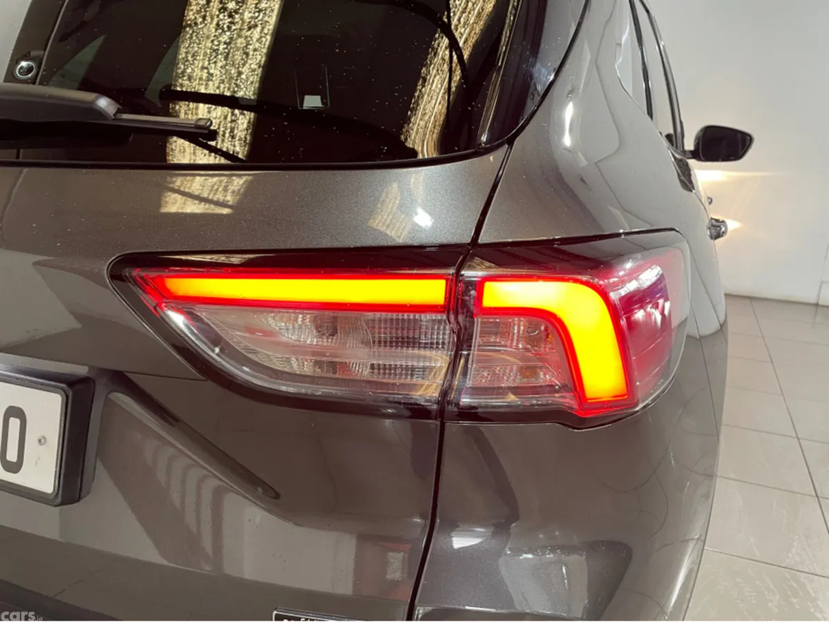 Ford Kuga MPV, Petrol Plug-in Hybrid, 2023, Grey