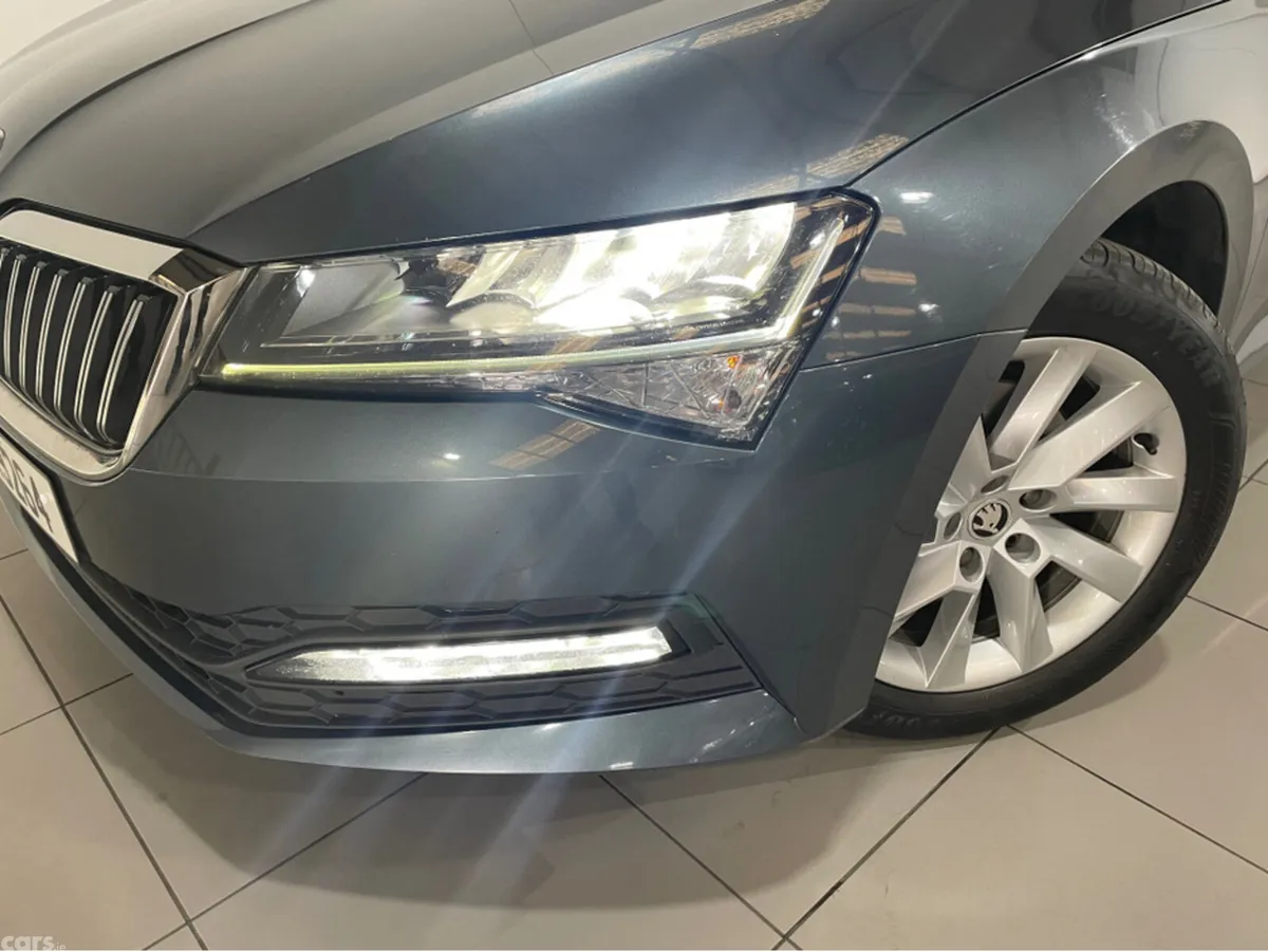 Skoda Superb Hatchback, Diesel, 2021, Grey