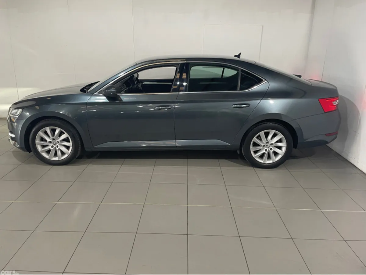 Skoda Superb Hatchback, Diesel, 2021, Grey
