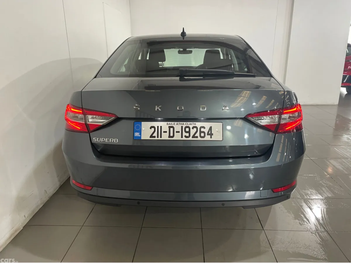 Skoda Superb Hatchback, Diesel, 2021, Grey