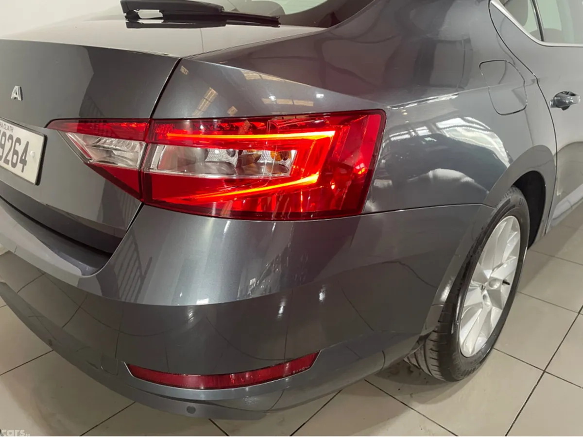 Skoda Superb Hatchback, Diesel, 2021, Grey