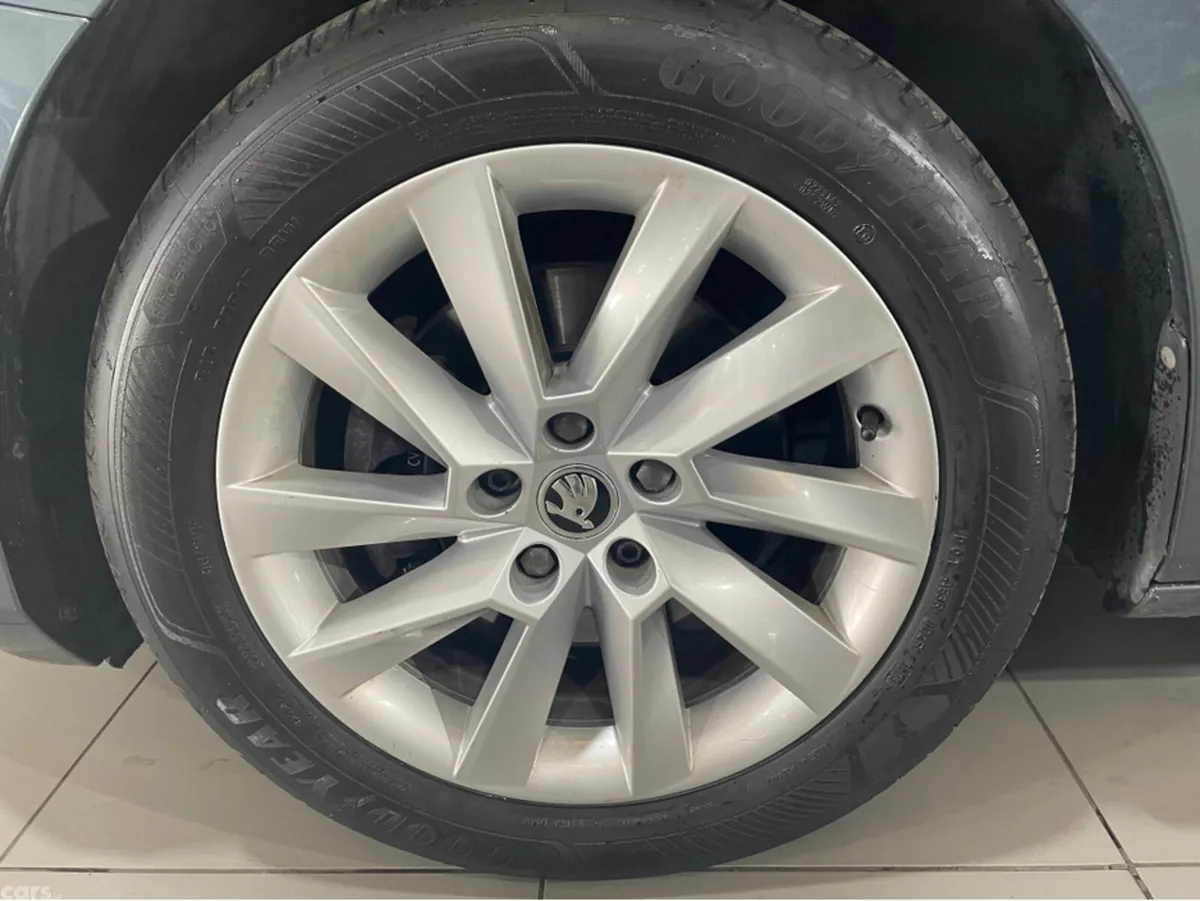 Skoda Superb Hatchback, Diesel, 2021, Grey
