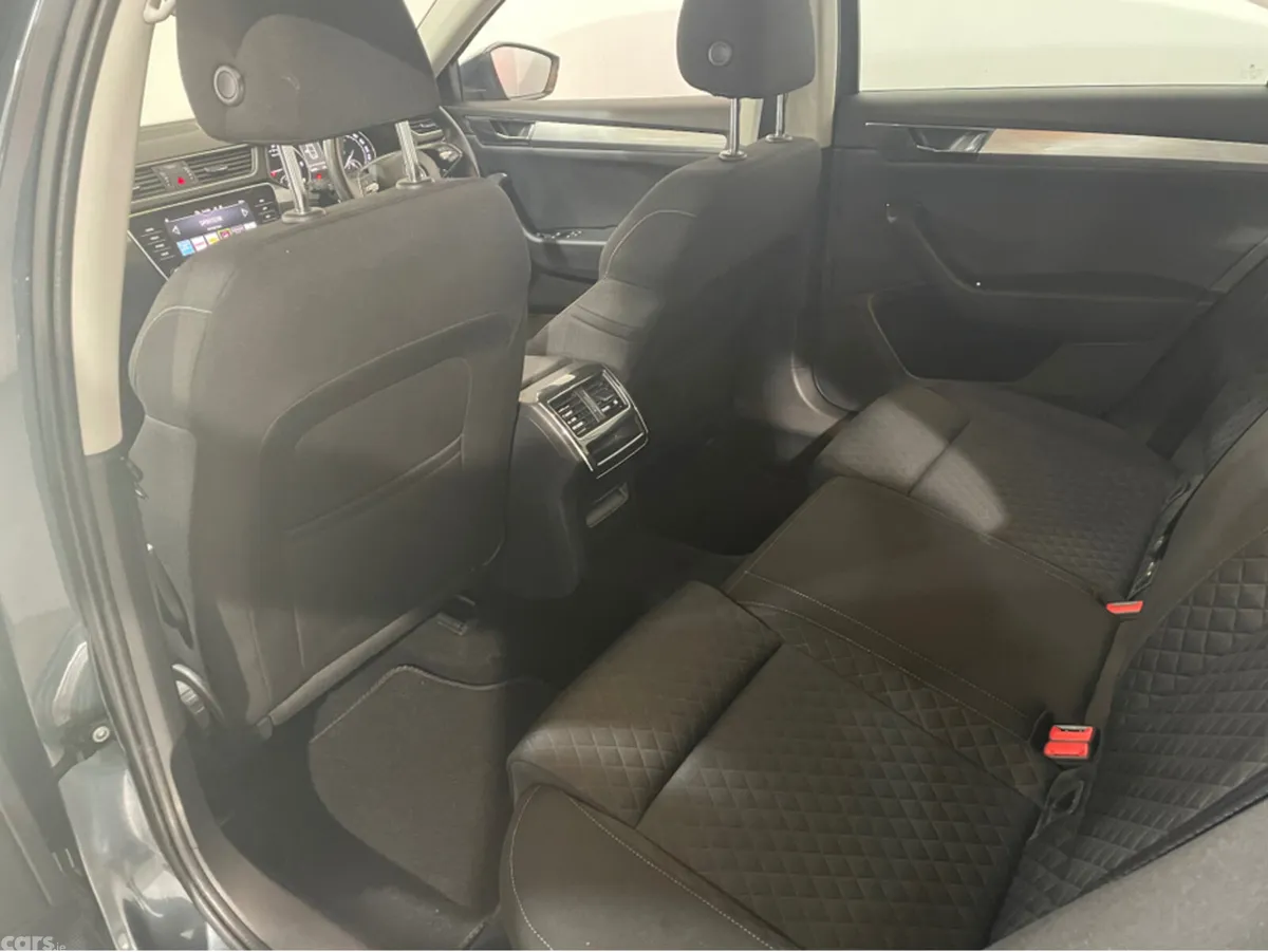 Skoda Superb Hatchback, Diesel, 2021, Grey