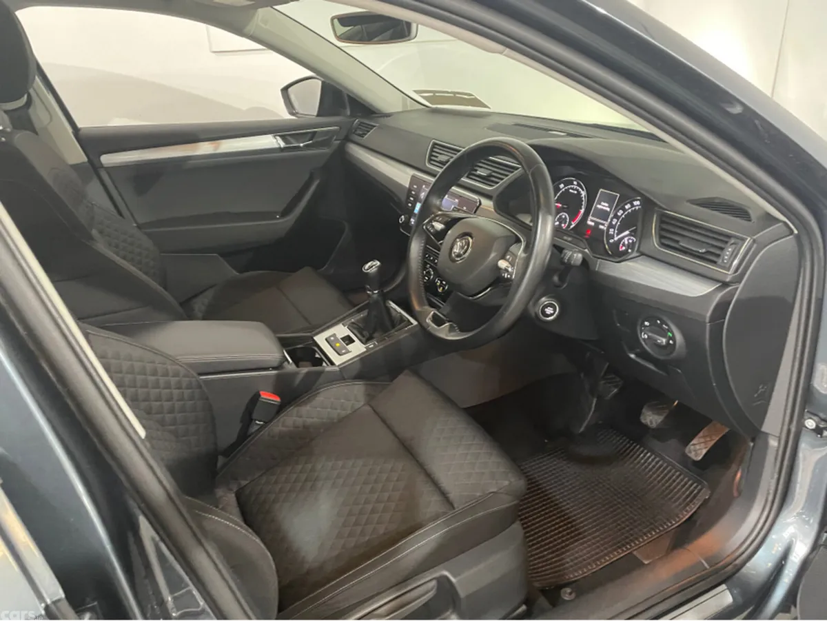Skoda Superb Hatchback, Diesel, 2021, Grey