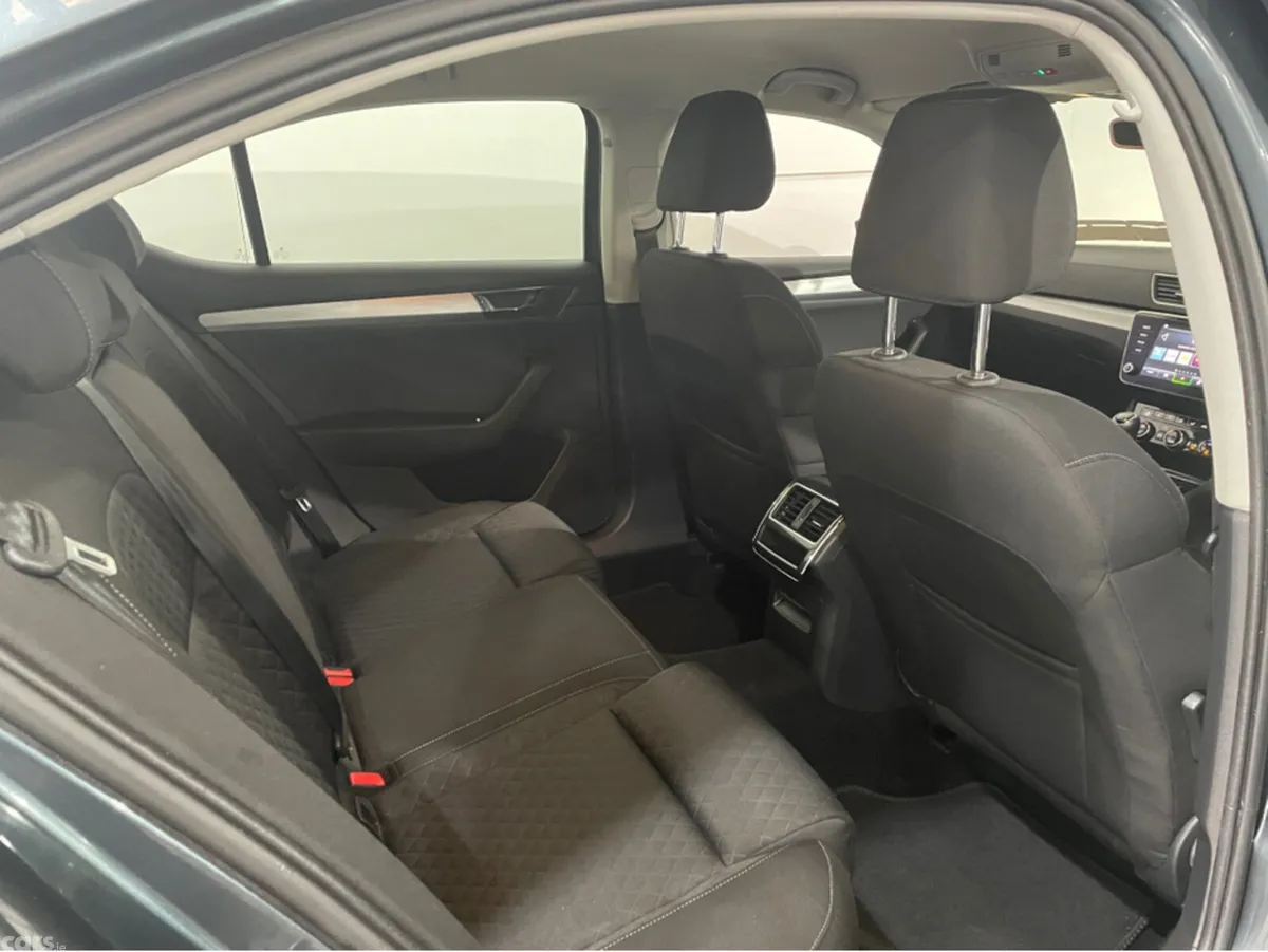 Skoda Superb Hatchback, Diesel, 2021, Grey