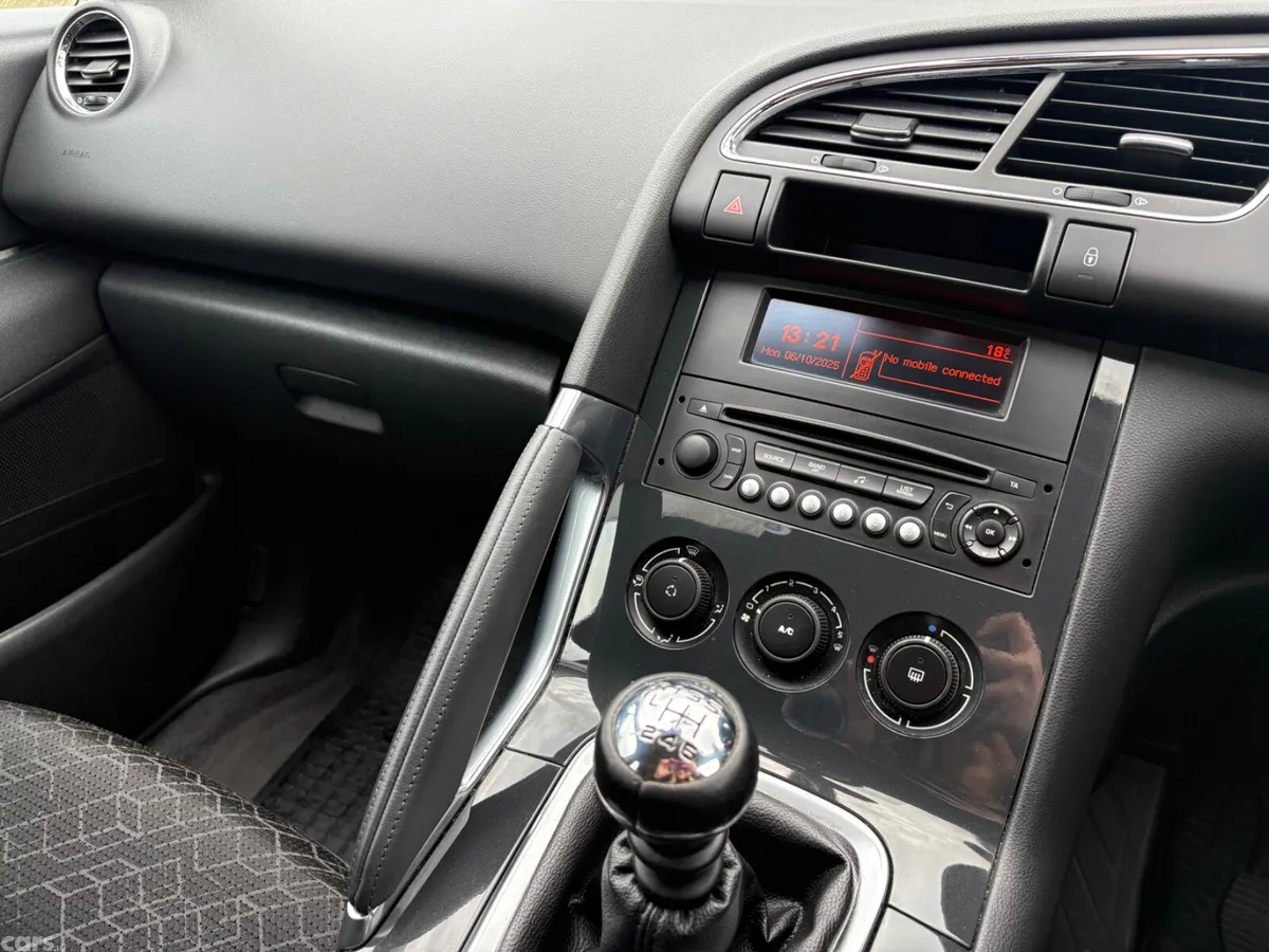 Peugeot 3008 SUV, Diesel, 2015, Red