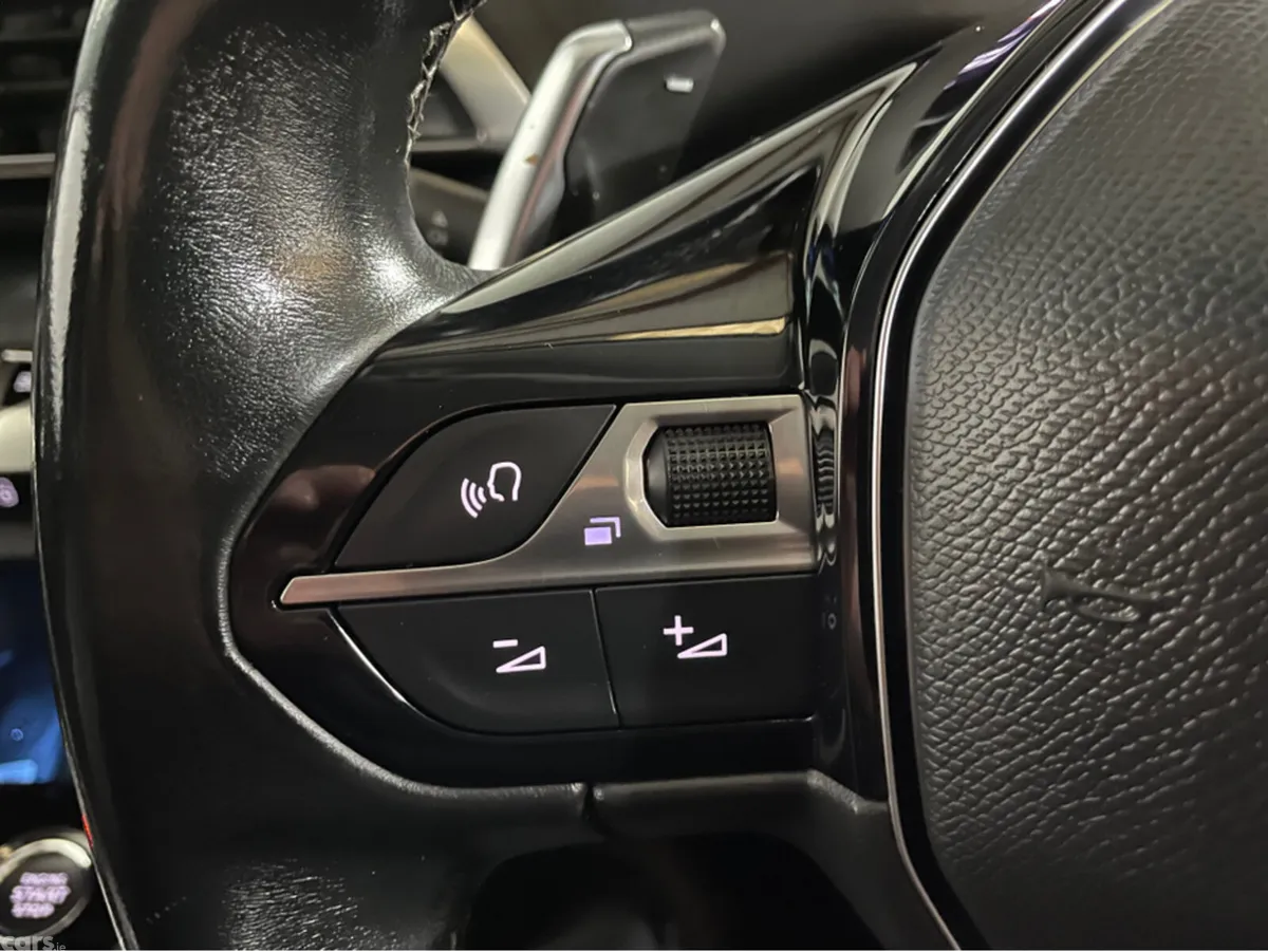 Peugeot 5008 MPV, Diesel, 2022, Blue