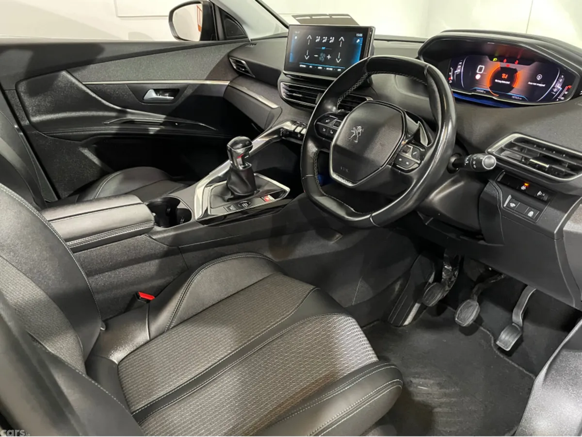 Peugeot 3008 MPV, Diesel, 2022, Black