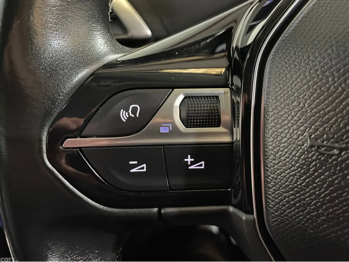 Peugeot 3008 MPV, Diesel, 2022, Black
