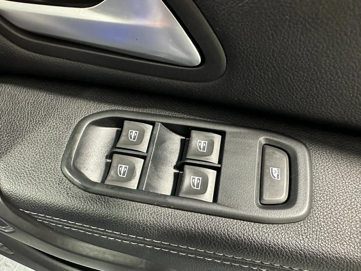 Dacia Duster SUV, Petrol, 2022, Blue