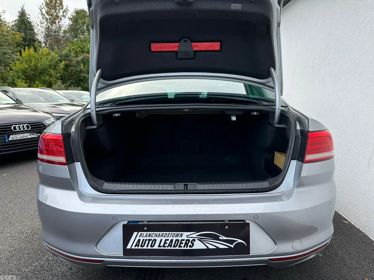 Volkswagen Passat Saloon, Diesel, 2019, Silver