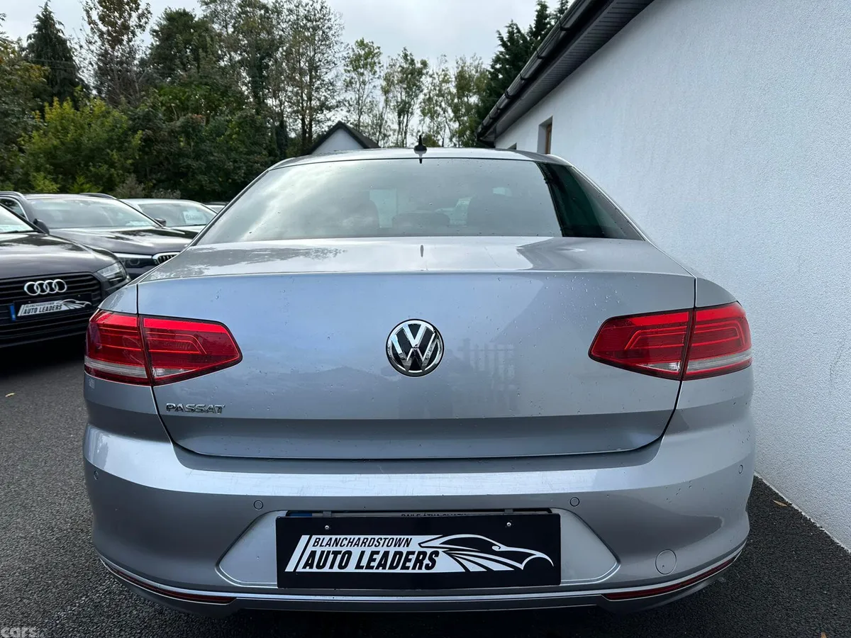 Volkswagen Passat Saloon, Diesel, 2019, Silver