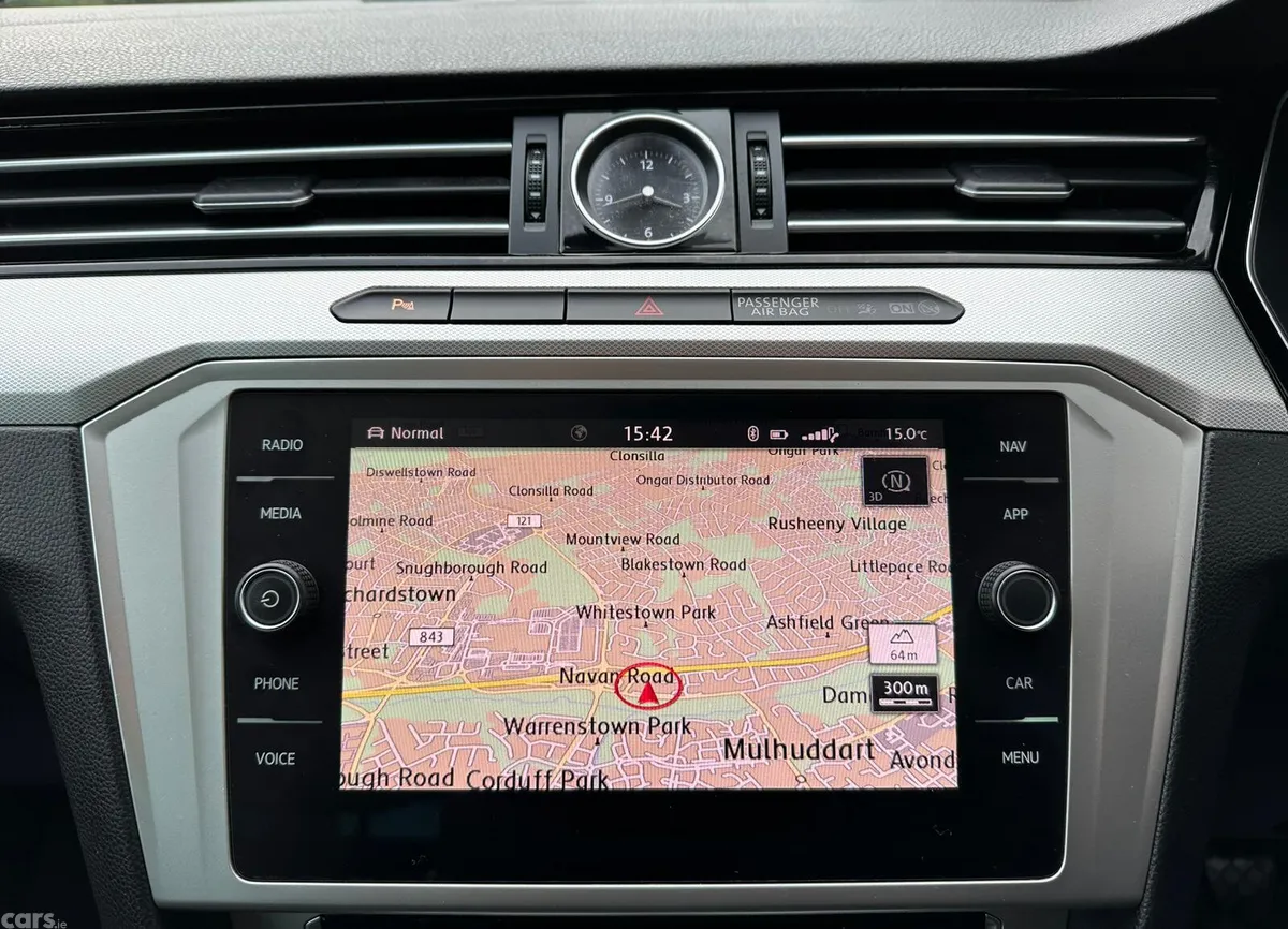 Volkswagen Passat Saloon, Diesel, 2019, Silver