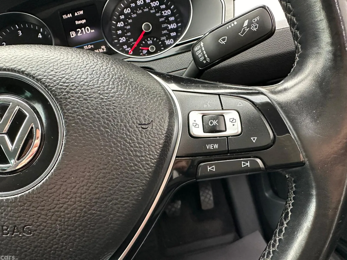 Volkswagen Passat Saloon, Diesel, 2019, Silver