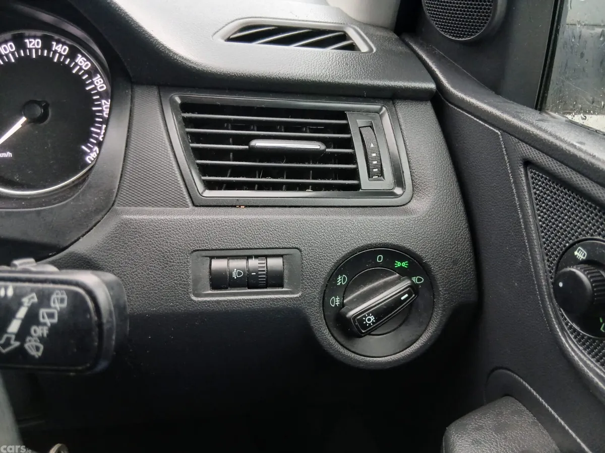 Skoda Rapid Saloon, Petrol, 2017, Grey