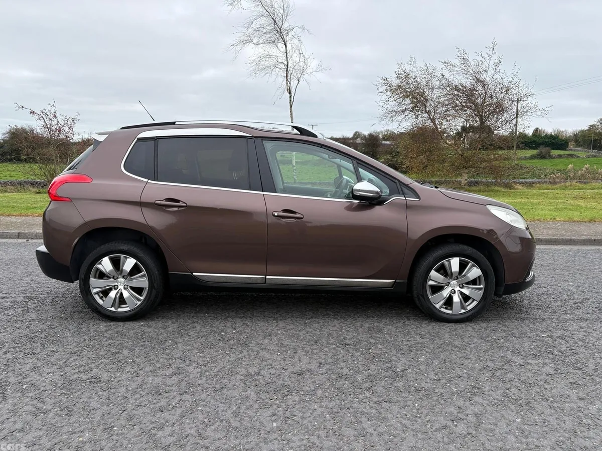 Peugeot 2008 Hatchback, Petrol, 2014, Brown
