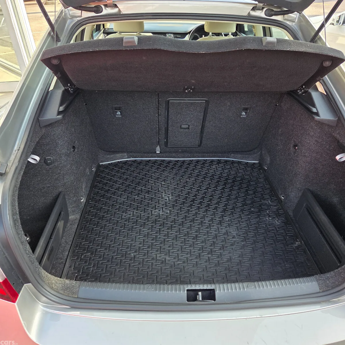 Skoda Octavia Saloon, Petrol, 2017, Beige