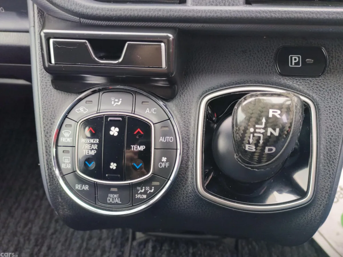 Toyota Voxy MPV, Petrol Hybrid, 2016, Black