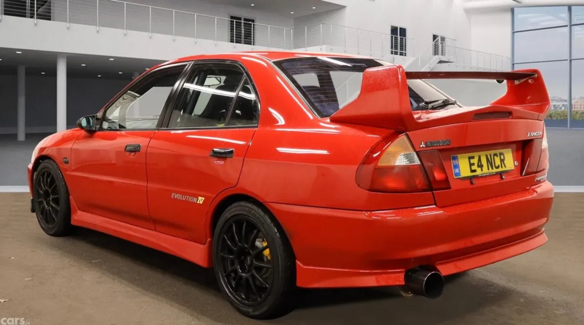 Mitsubishi Lancer Saloon, Petrol, 1996, Red