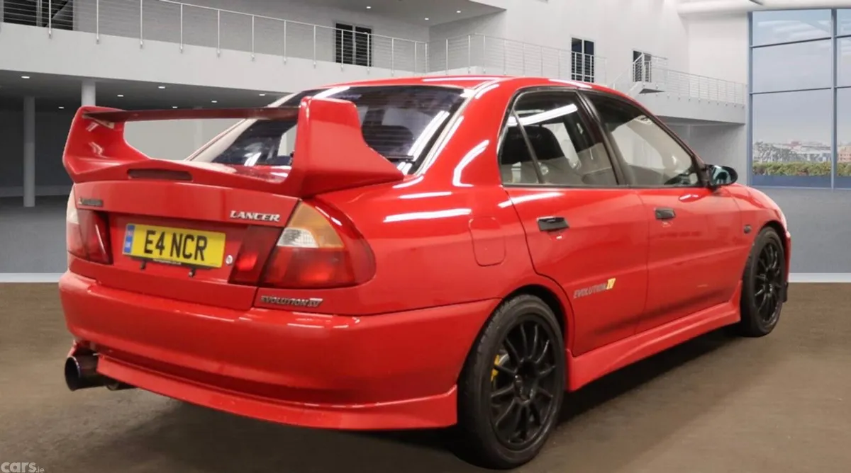 Mitsubishi Lancer Saloon, Petrol, 1996, Red