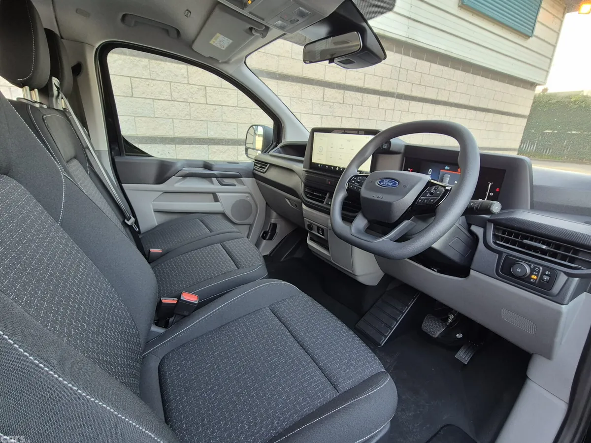 Ford Transit Custom MPV, Petrol Plug-in Hybrid, 2025, Other
