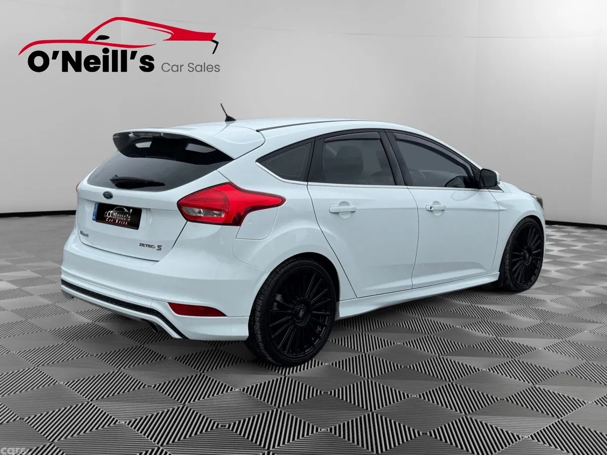 Ford Focus Hatchback, Diesel, 2015, White
