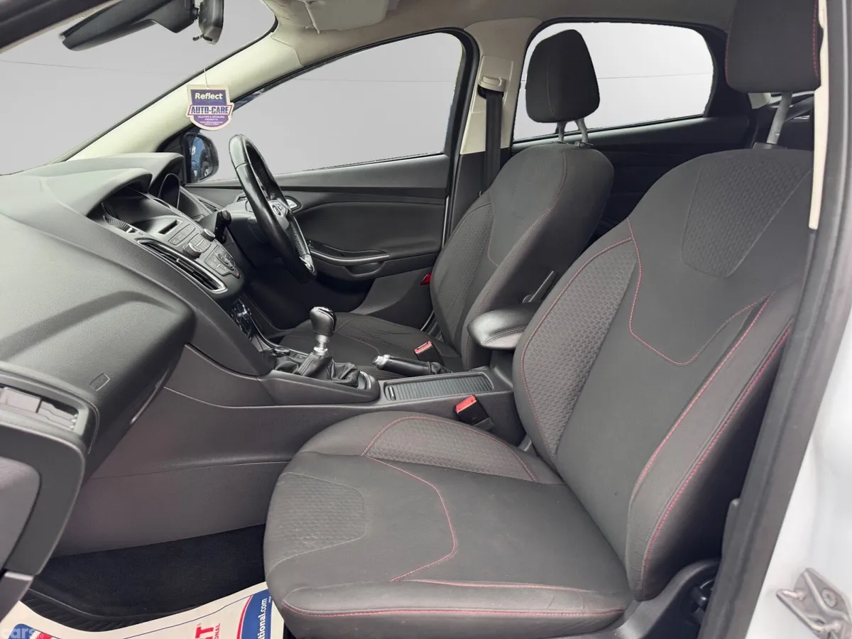 Ford Focus Hatchback, Diesel, 2015, White