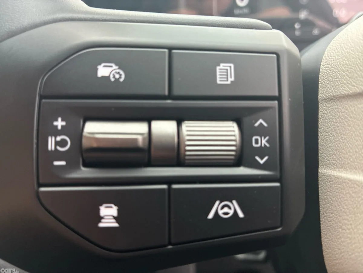 Kia EV6 SUV, Electric, 2026, White