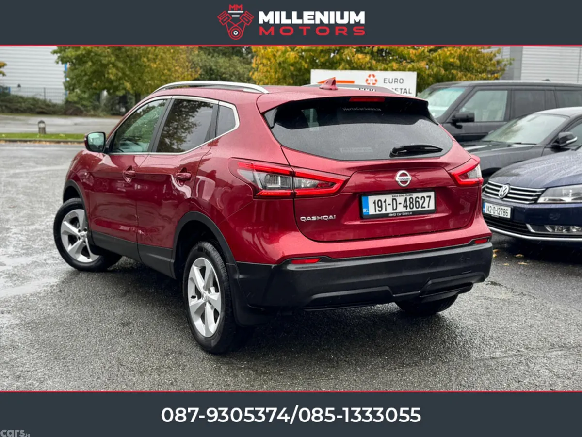 Nissan Qashqai MPV, Diesel, 2019, Red