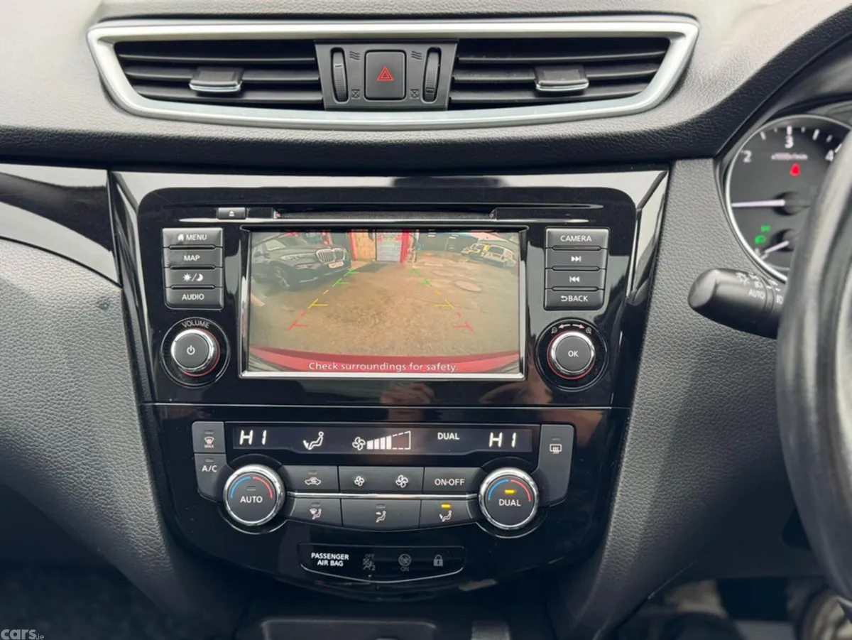 Nissan Qashqai MPV, Diesel, 2019, Red