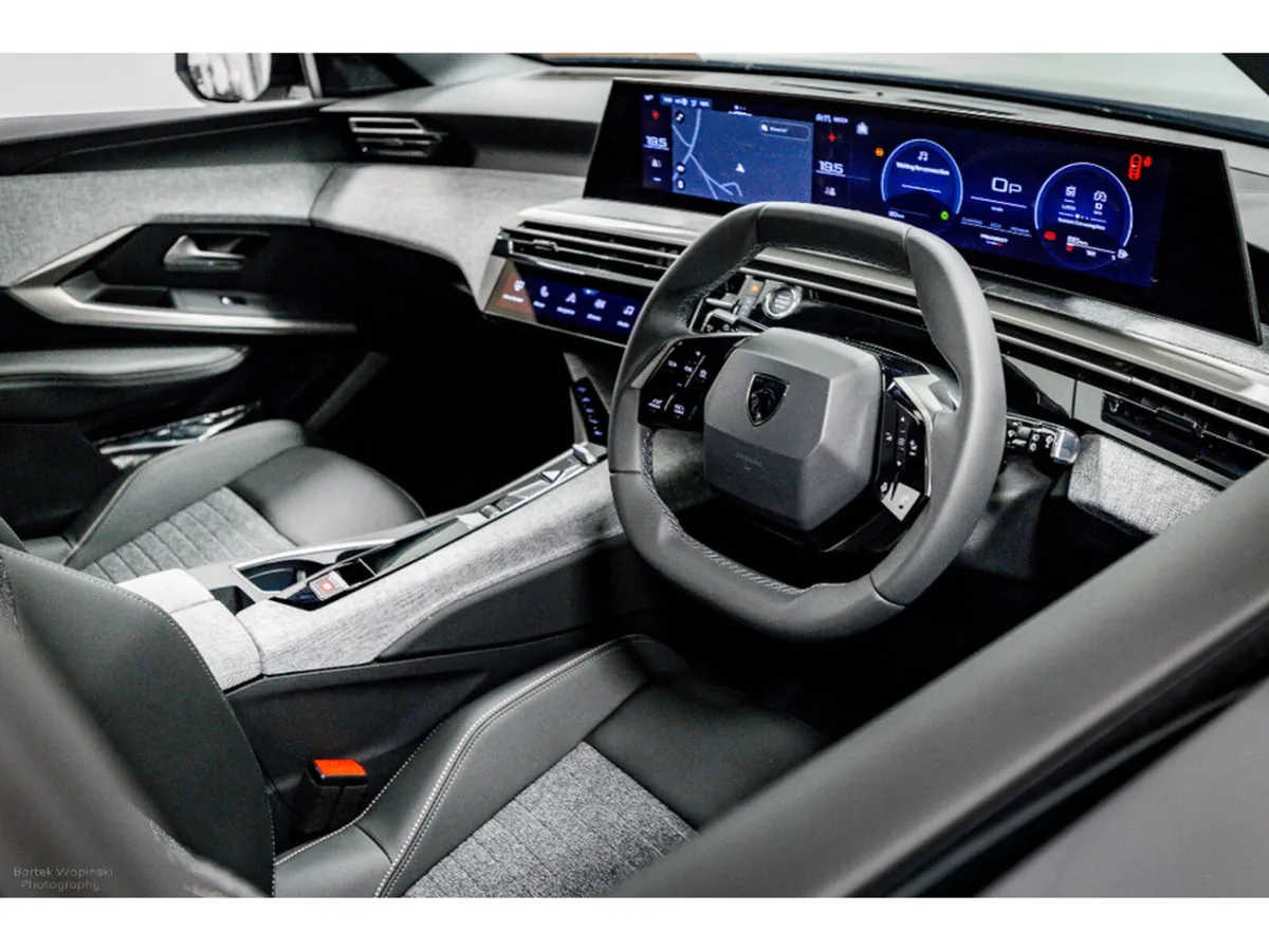 Peugeot 5008 SUV, Petrol Hybrid, 2026, Grey