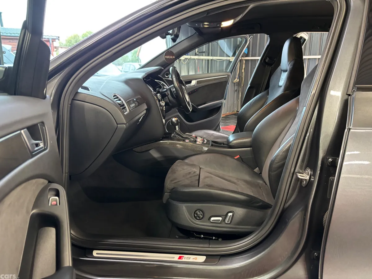 Audi RS4 Estate, Petrol, 2015, Grey