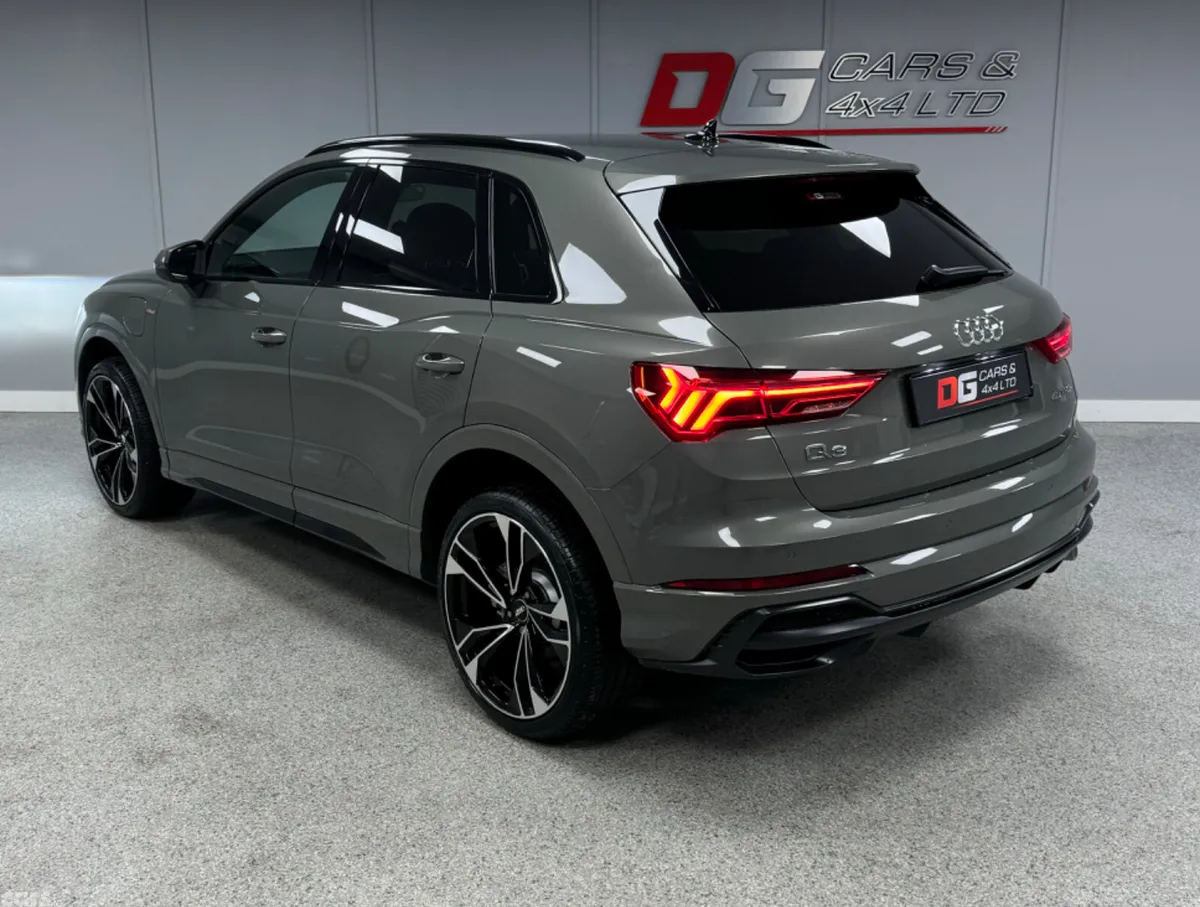 Audi Q3 SUV, Petrol Hybrid, 2022, Grey