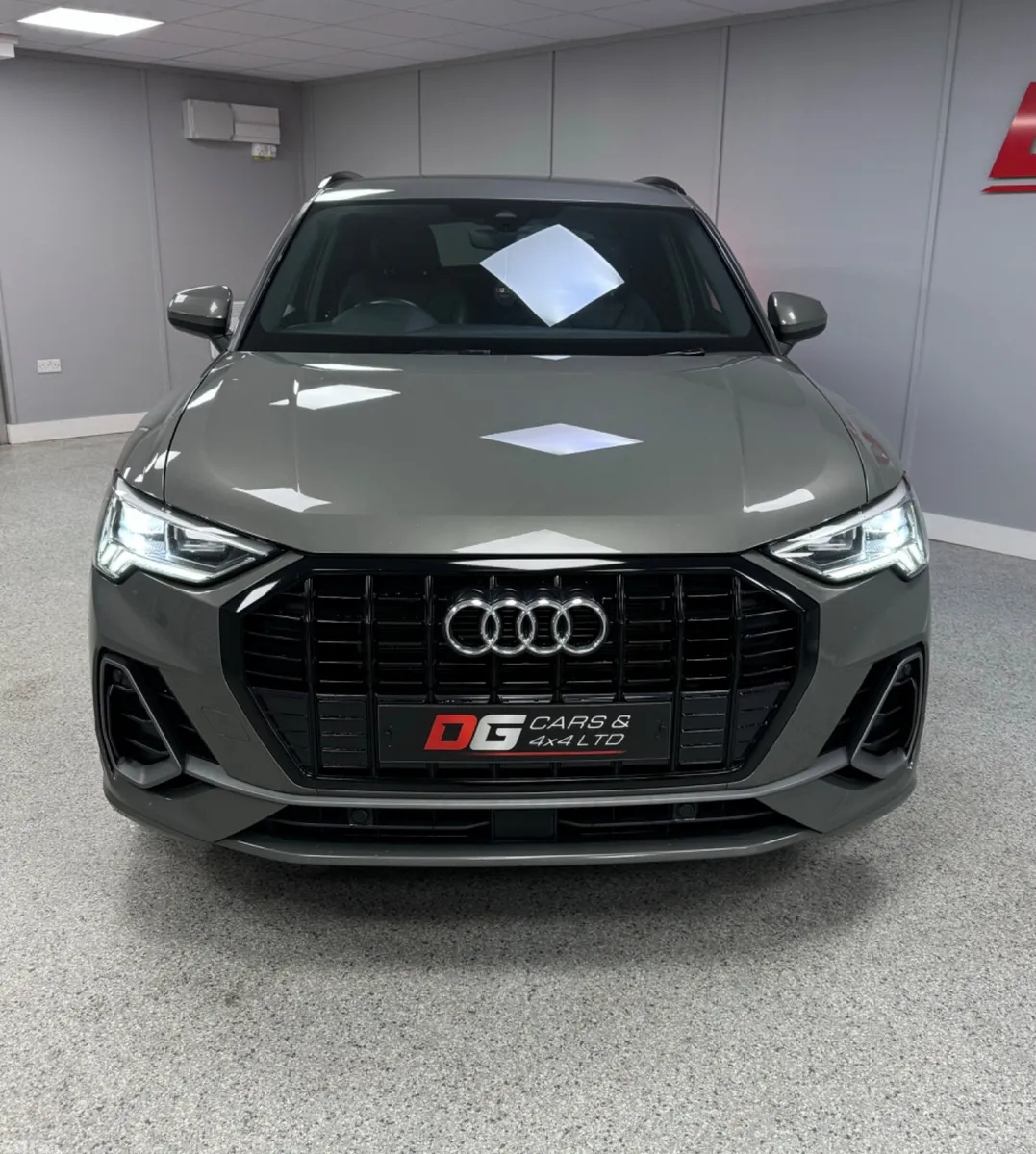 Audi Q3 SUV, Petrol Hybrid, 2022, Grey