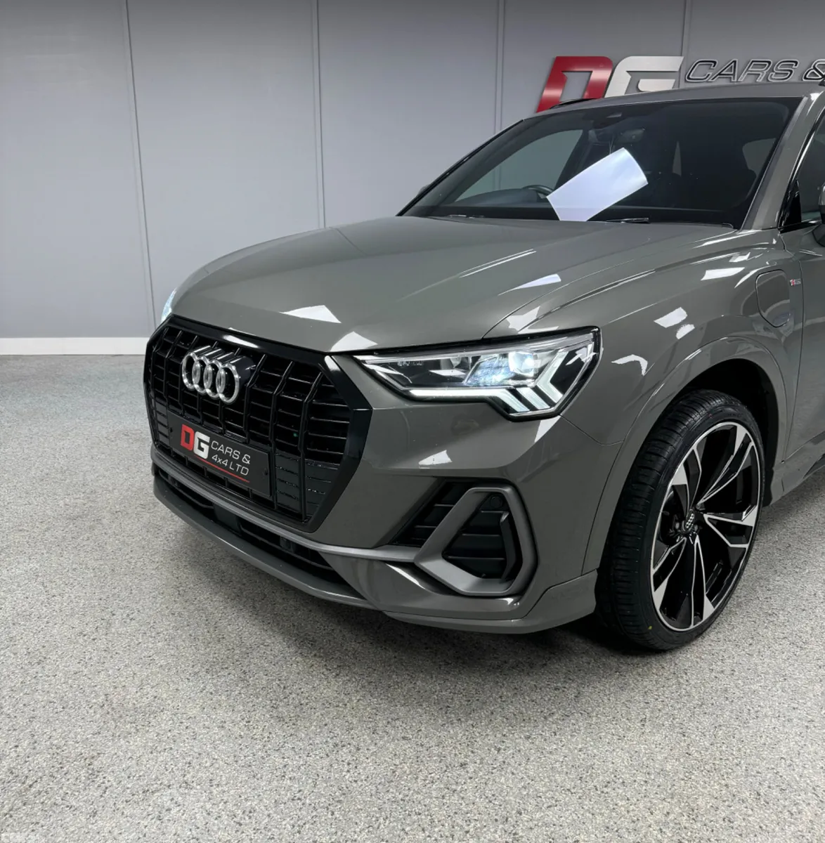 Audi Q3 SUV, Petrol Hybrid, 2022, Grey