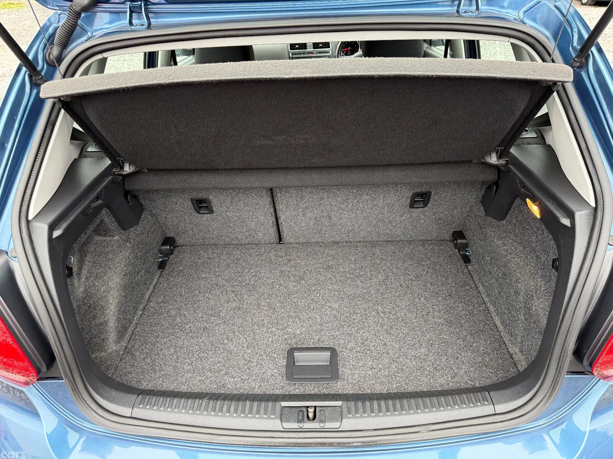 Volkswagen Polo Hatchback, Petrol, 2017, Blue