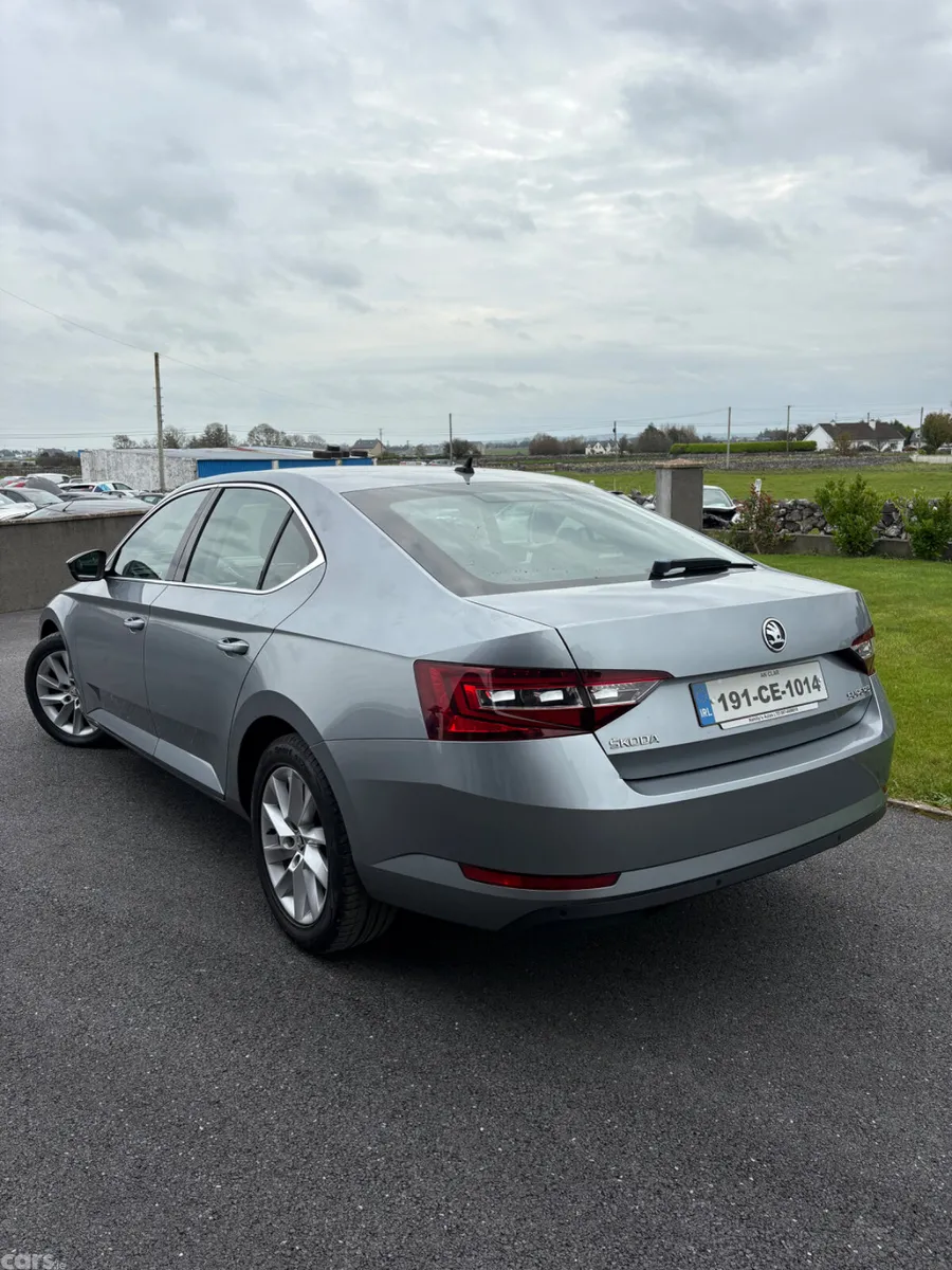 Skoda Superb Saloon, Diesel, 2019, Grey