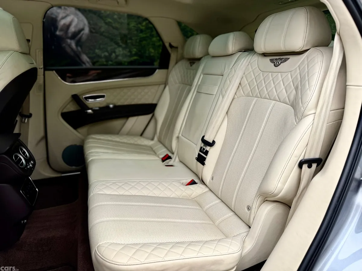 Bentley Bentayga SUV, Petrol, 2016, Grey