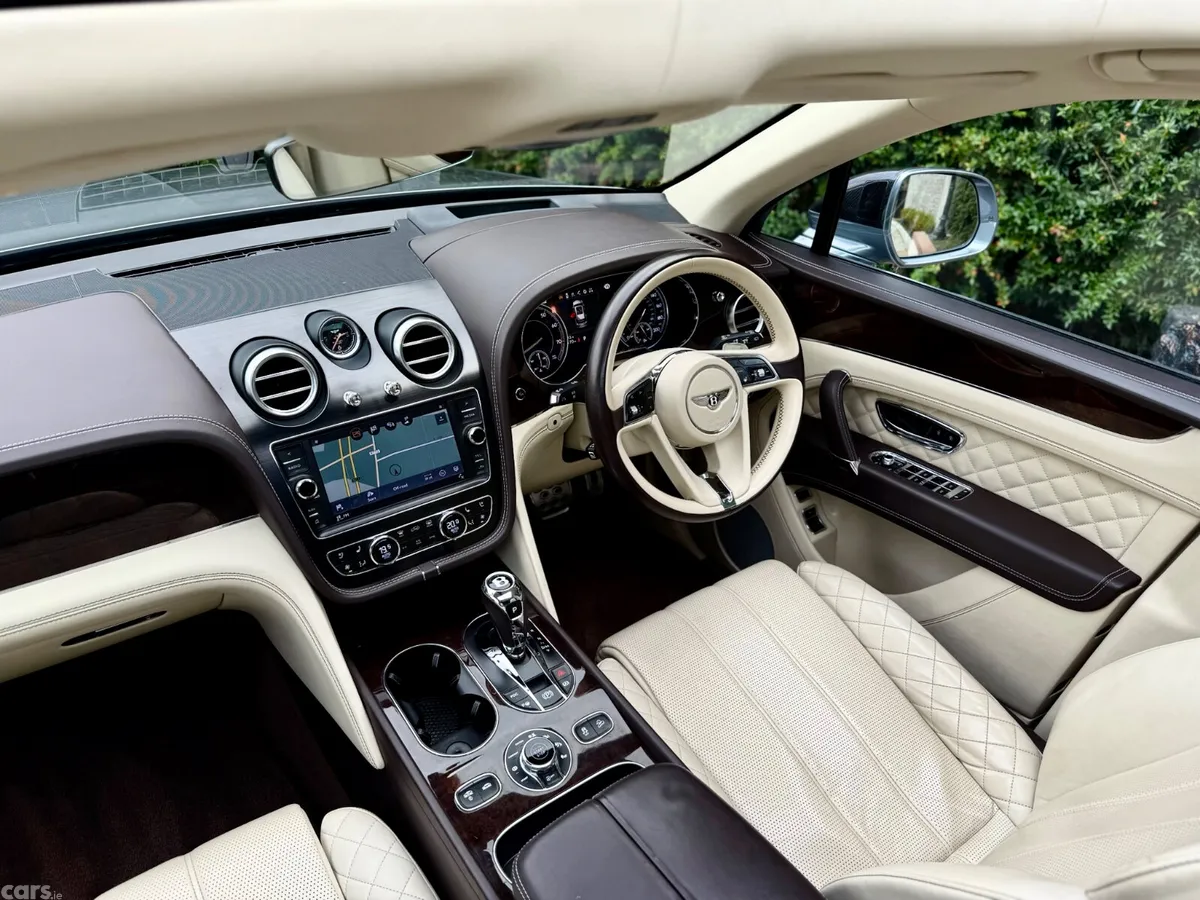 Bentley Bentayga SUV, Petrol, 2016, Grey