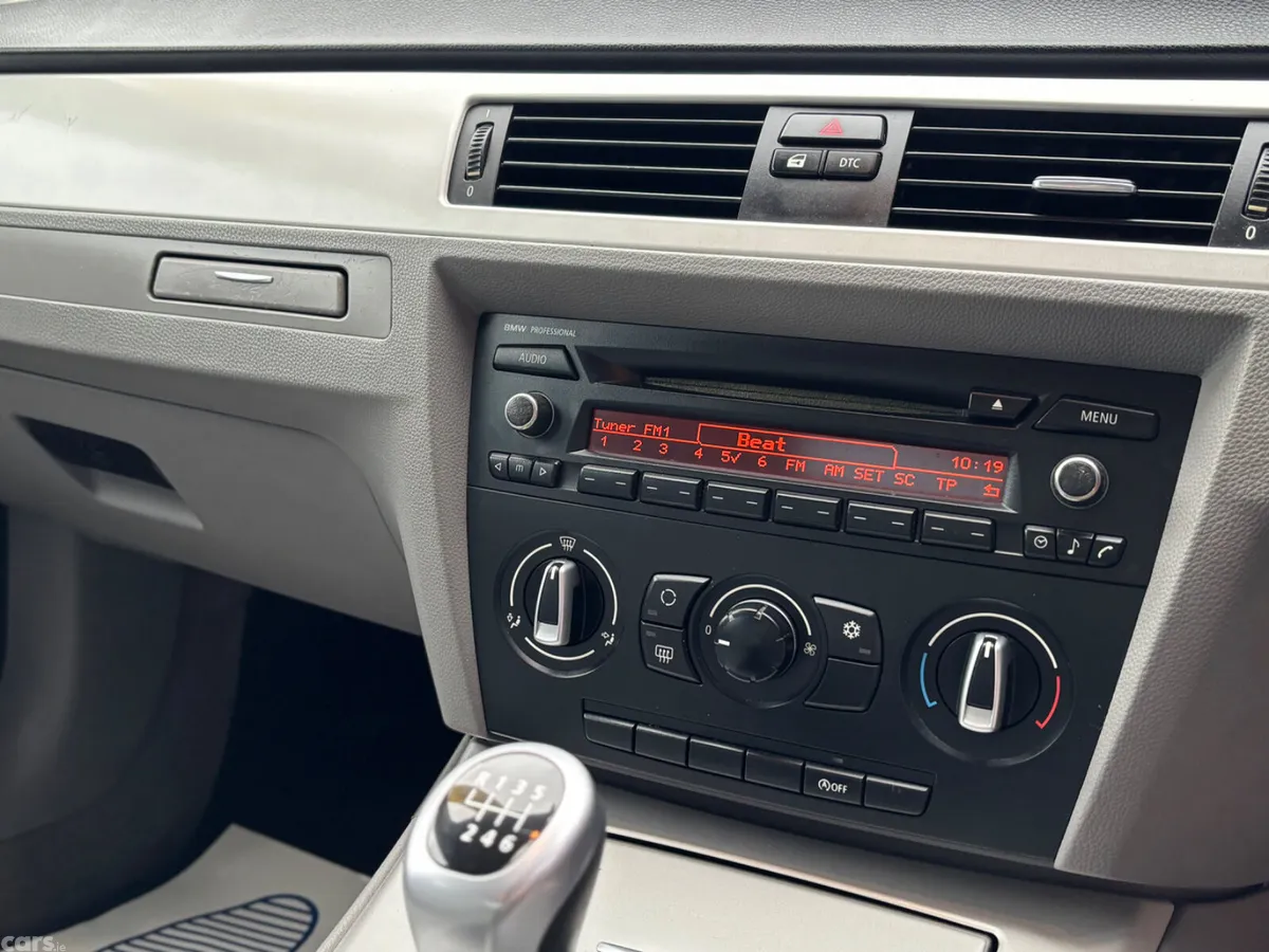 BMW 3-Series Saloon, Diesel, 2010, Blue