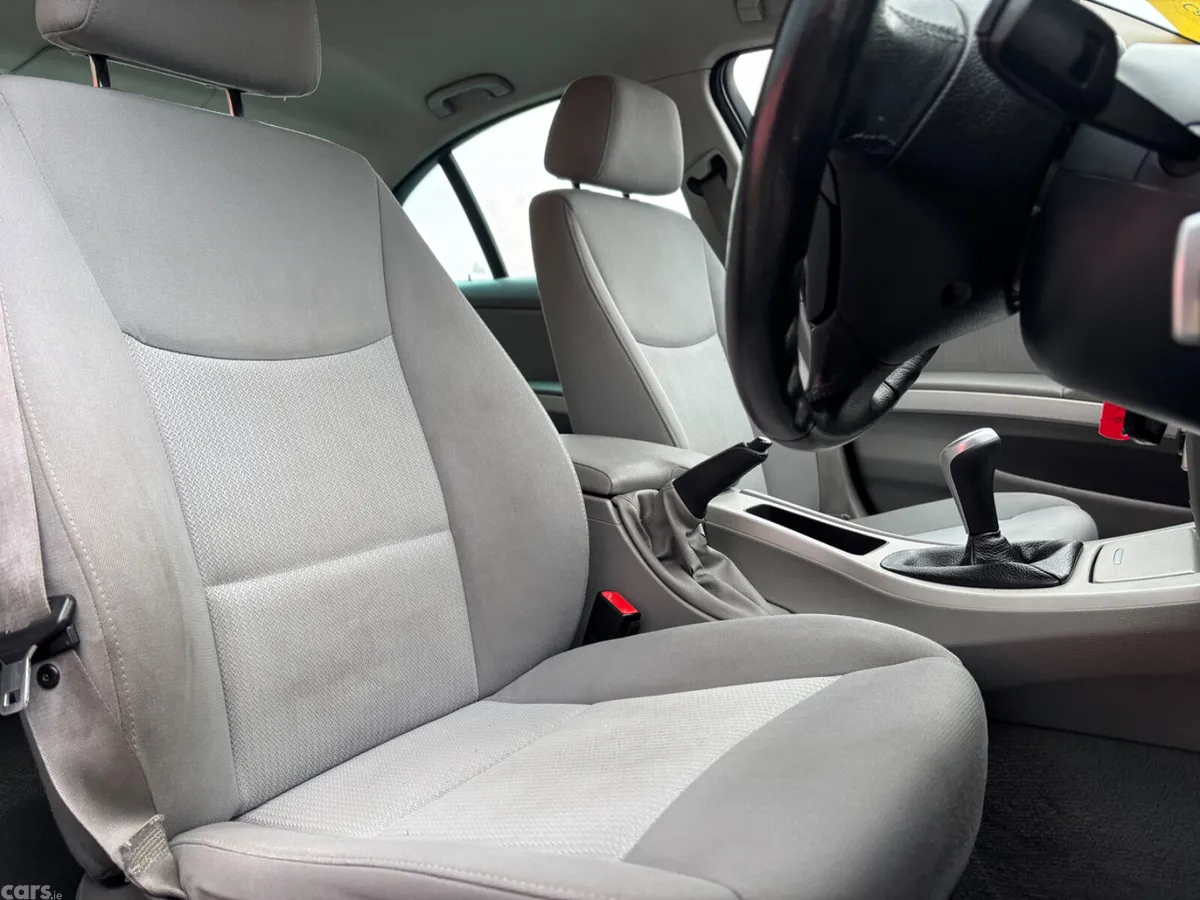 BMW 3-Series Saloon, Diesel, 2010, Blue
