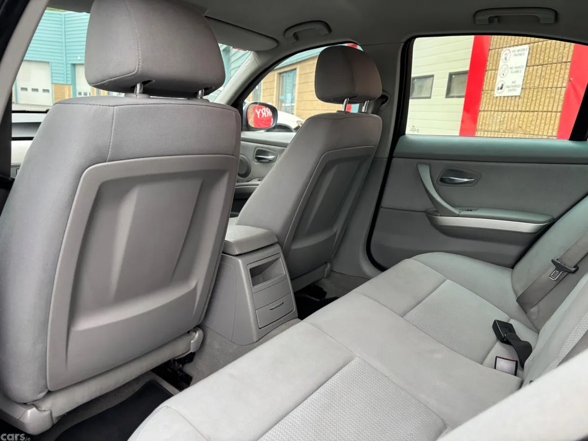 BMW 3-Series Saloon, Diesel, 2010, Blue